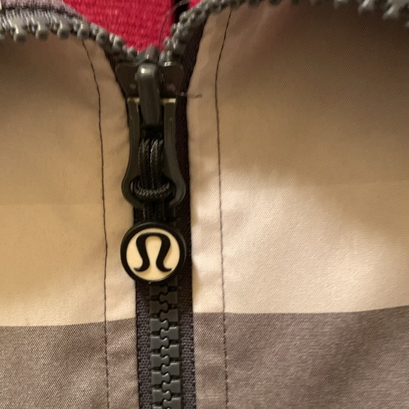 NWOT Lululemon Plaid Zipper front over Grey Jacket - Picture 4 of 12